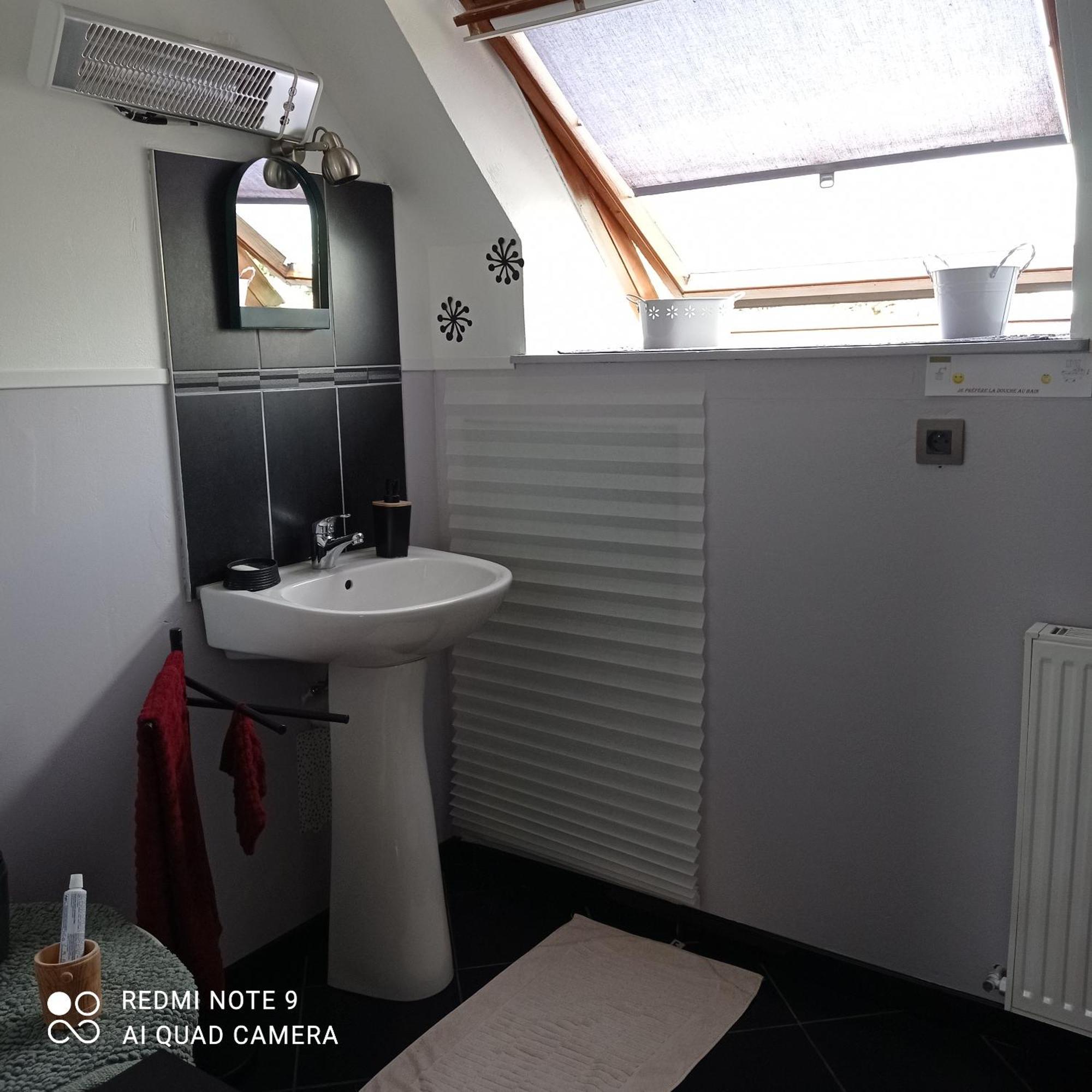 Nuitee Zen Apartment Montigny-le-Chartif Exterior photo